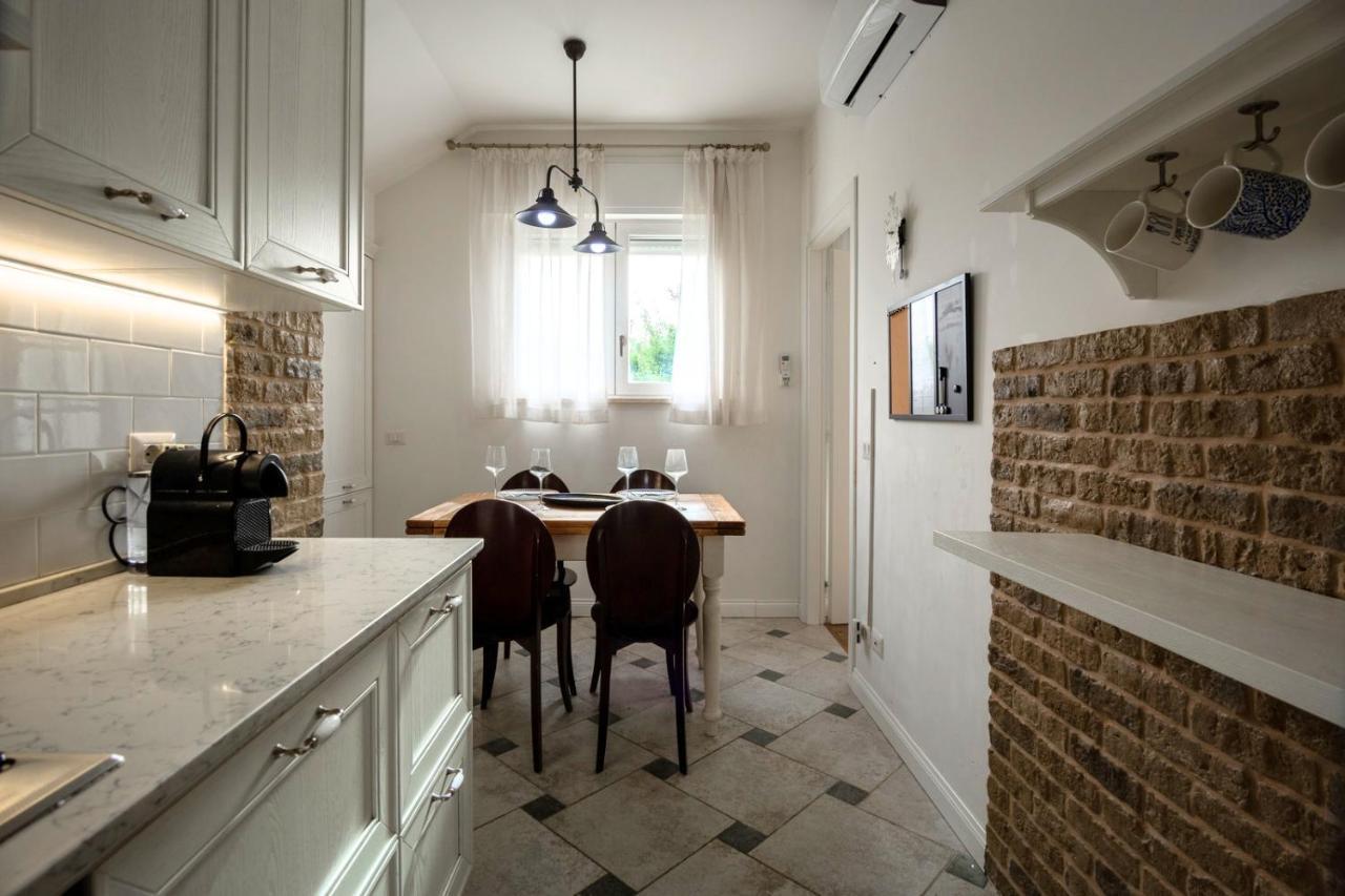L'Oasi Della Pace - Confortevole E Vicino A Tutto Apartment Chiaravalle Bagian luar foto
